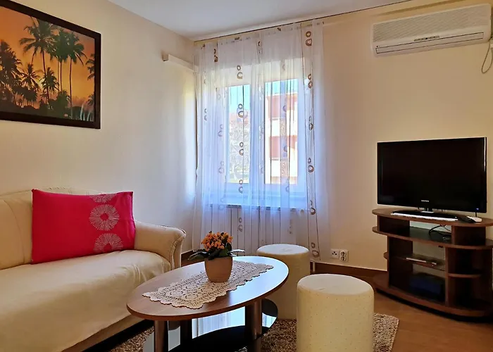 Apartment By The Sea Cizici, Krk - 19177 Malinska