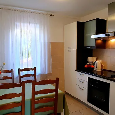Apartment By The Sea Cizici, Krk - 19177 Malinska